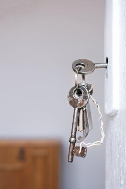 Read more about the article Emeralds Locksmith: Swift Solutions for Lock Emergencies
