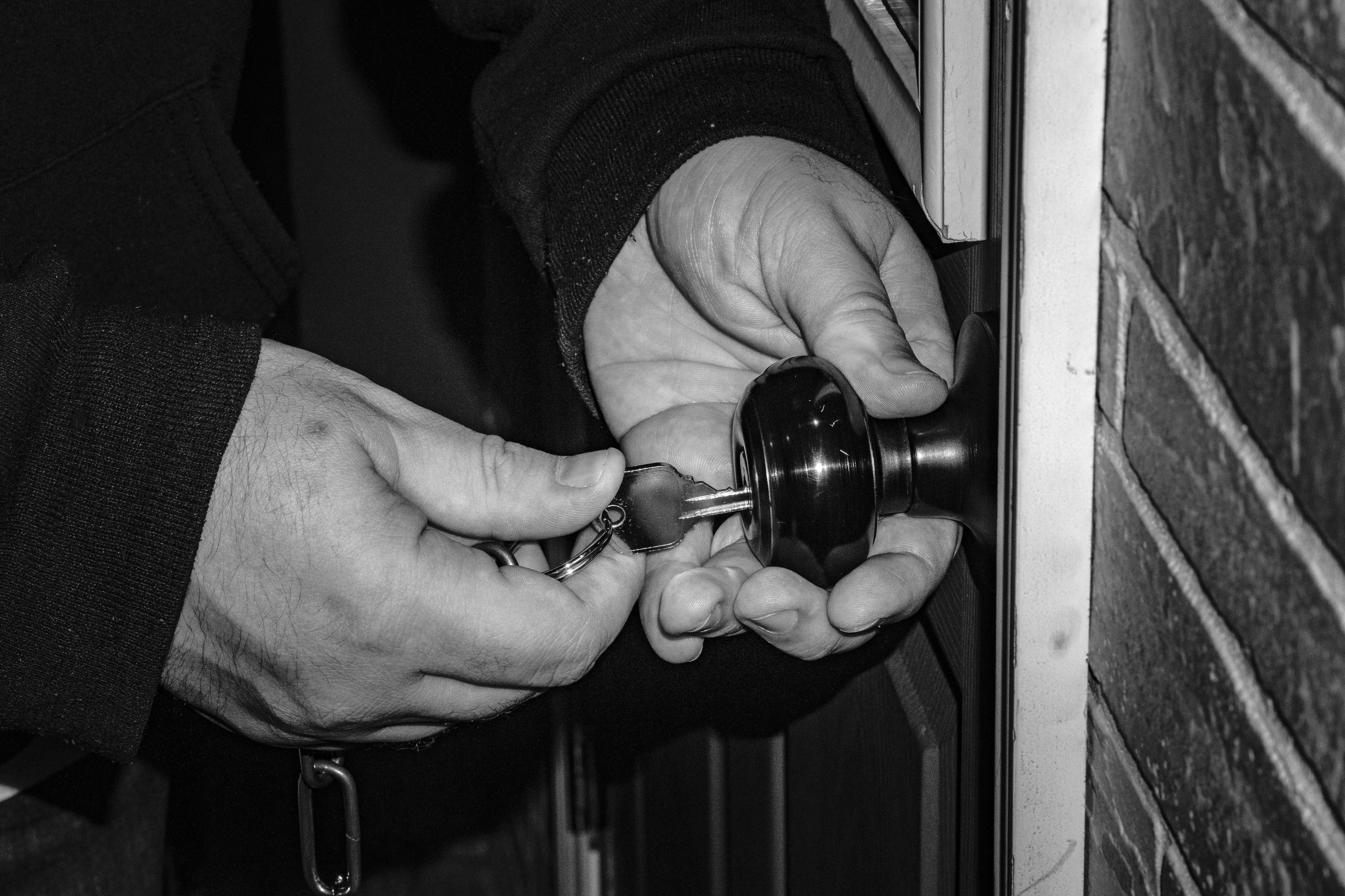 Understanding the Roles and Expertise of Emergency and General Locksmiths