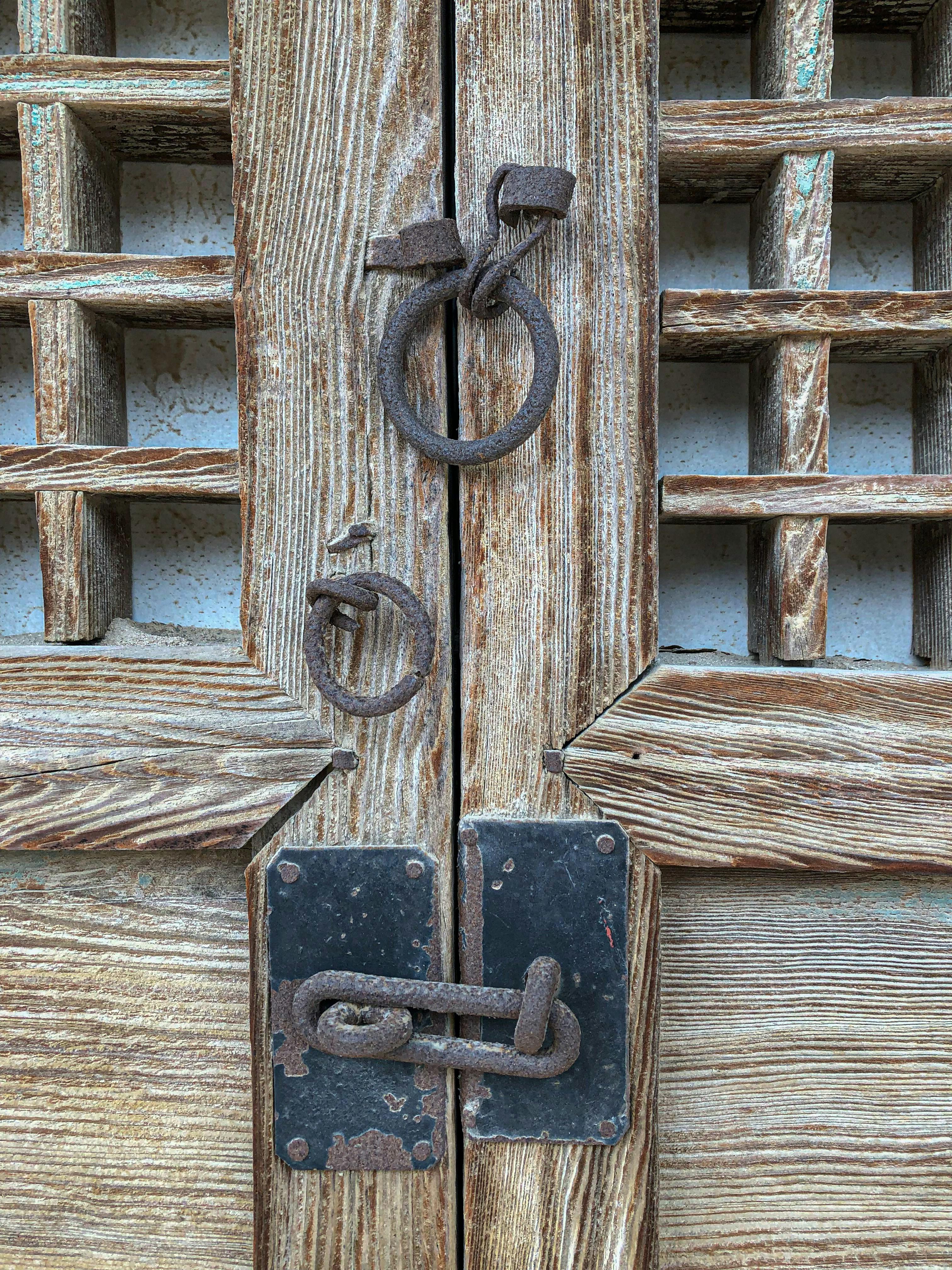 Tips for Choosing a Locksmith Who Combines Speed with Reliability
