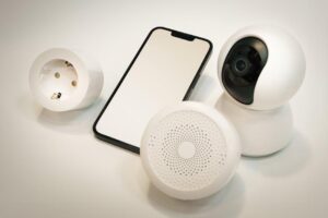 Read more about the article Remote Smart Lock Assistance – Emeralds Locksmith Tech Help
