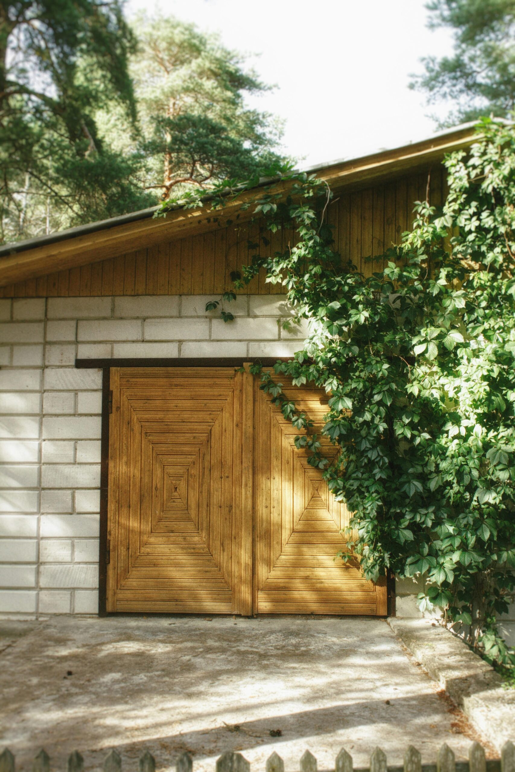 Read more about the article Best Lock Types for Garage Doors in White Bear Lake