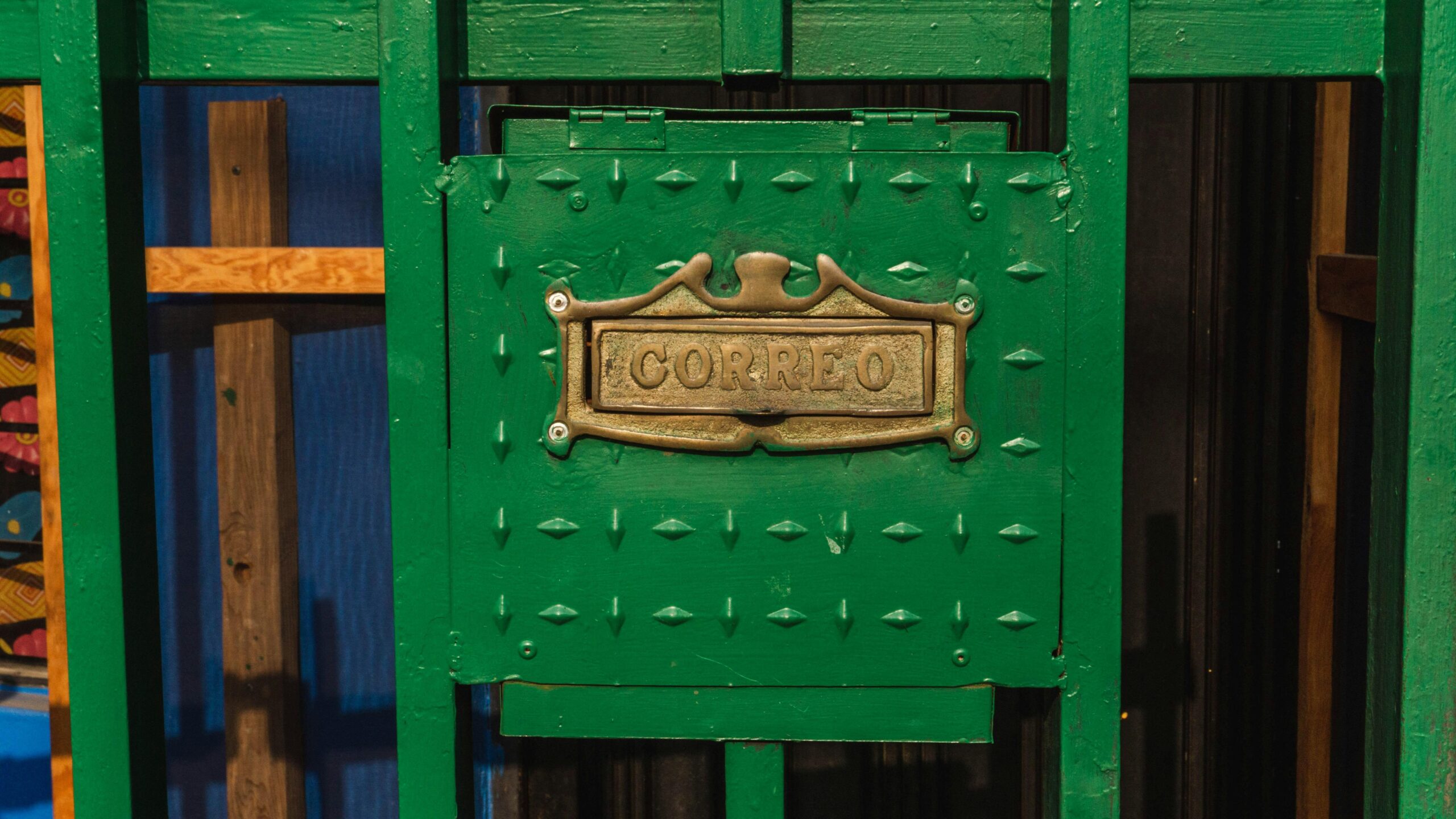 Read more about the article Coon Rapids Business Owners Trust Emeralds Locksmith