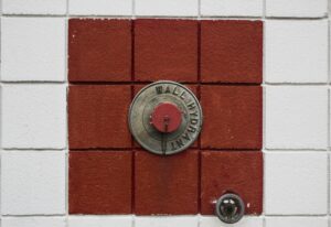 Read more about the article Emergency Locksmith Services for Offices in Blaine