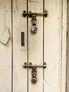Read more about the article Maple Grove’s Fastest Locksmith – Real Client Stories