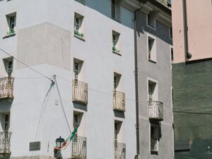 Read more about the article Deadbolt Installation for Apartments and Rentals – Emeralds Locksmith Advice